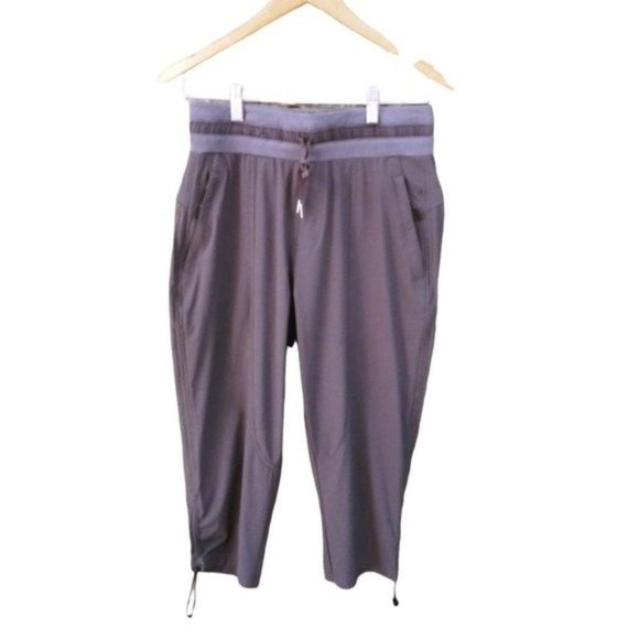 nwt Women's Grey Elastic Waist Lightweight Capris UPF 50+ - Picture 1 of 13